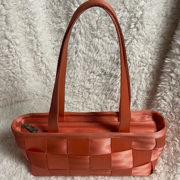 Harvey’s the original seatbelt bag orange baguette style shoulder bag. - Picture 6 of 13